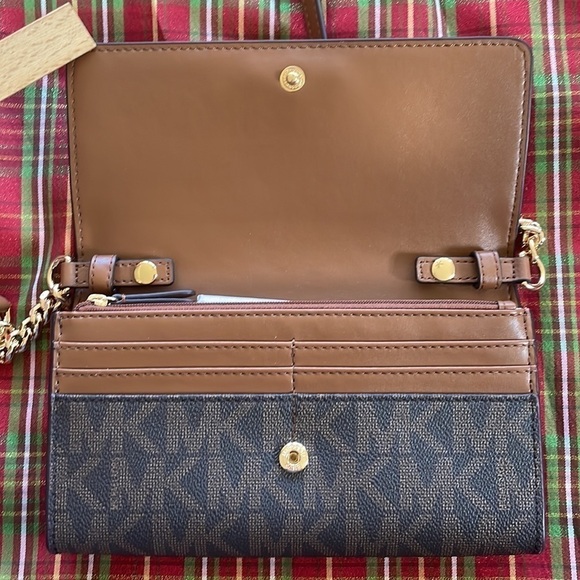 Brand New Michael Kors Large Chain Crossbody Clutch Purse in Brown & Luggage - Picture 11 of 16